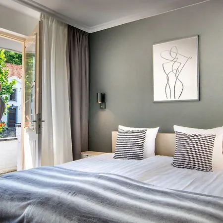 Hotel Van Dyk Hotel 3*