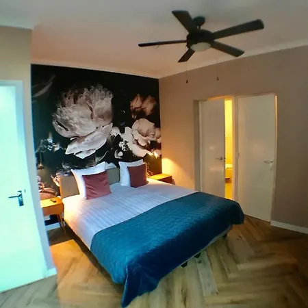 Hotel Van Dyk 3*